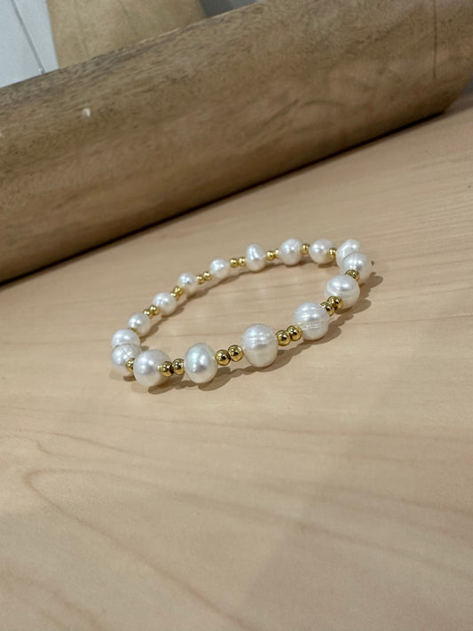 Beaded pearl elastic bracelet